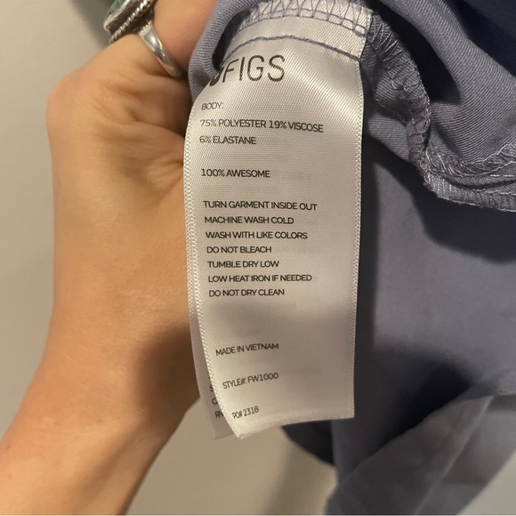 FIGS Catarina Scrub Top in Cool Blue - Picture 10 of 11